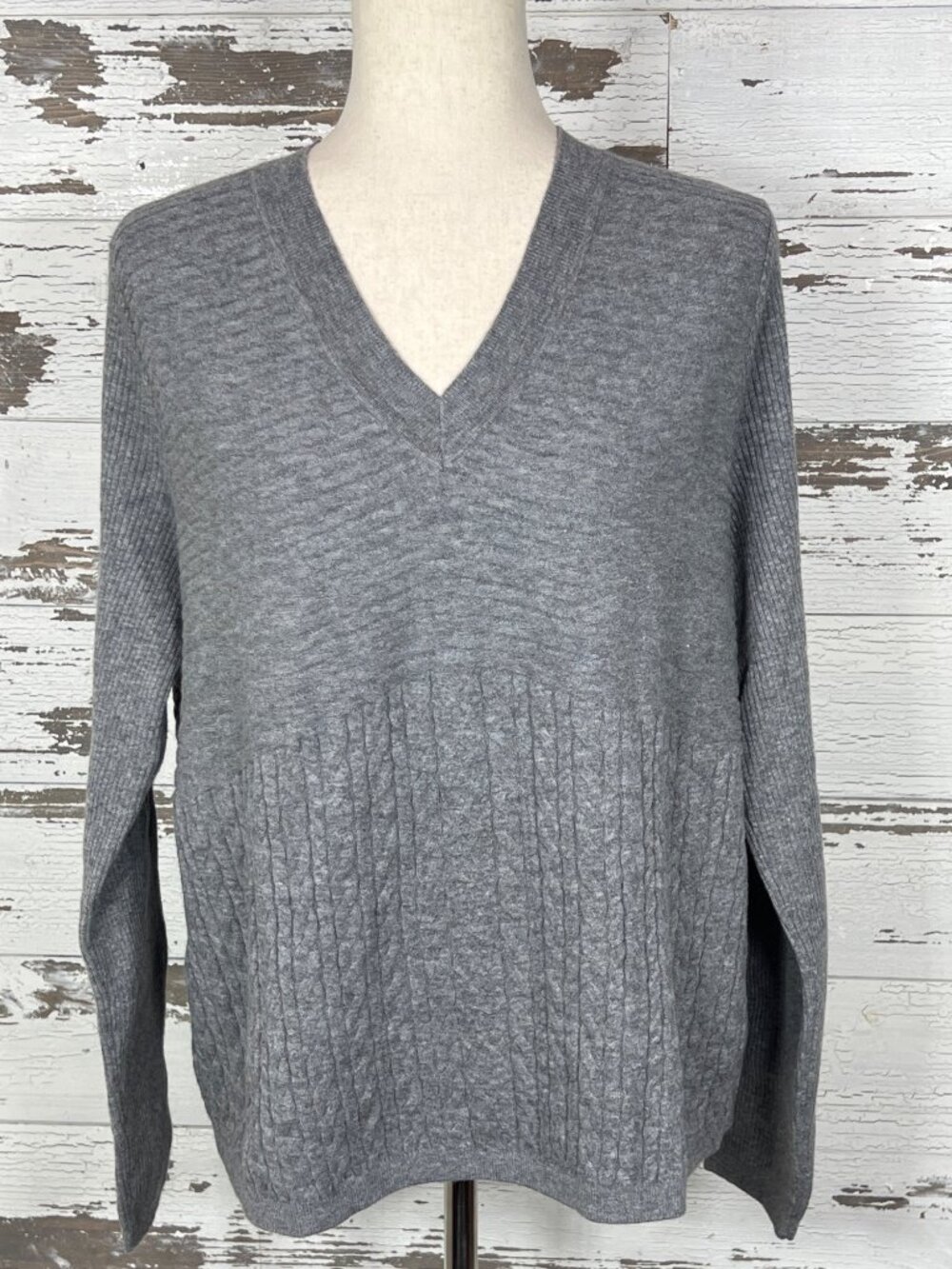 CABI No Doubt Pullover Sweater Heather Gray Long Sleeve Sz M #1201 EUC - Picture 2 of 6